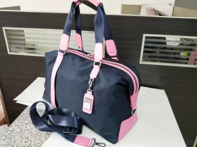 Bolsa para roupas de golfe preta e branca à prova d'água Bolsa de viagem de couro para mulheres e homens